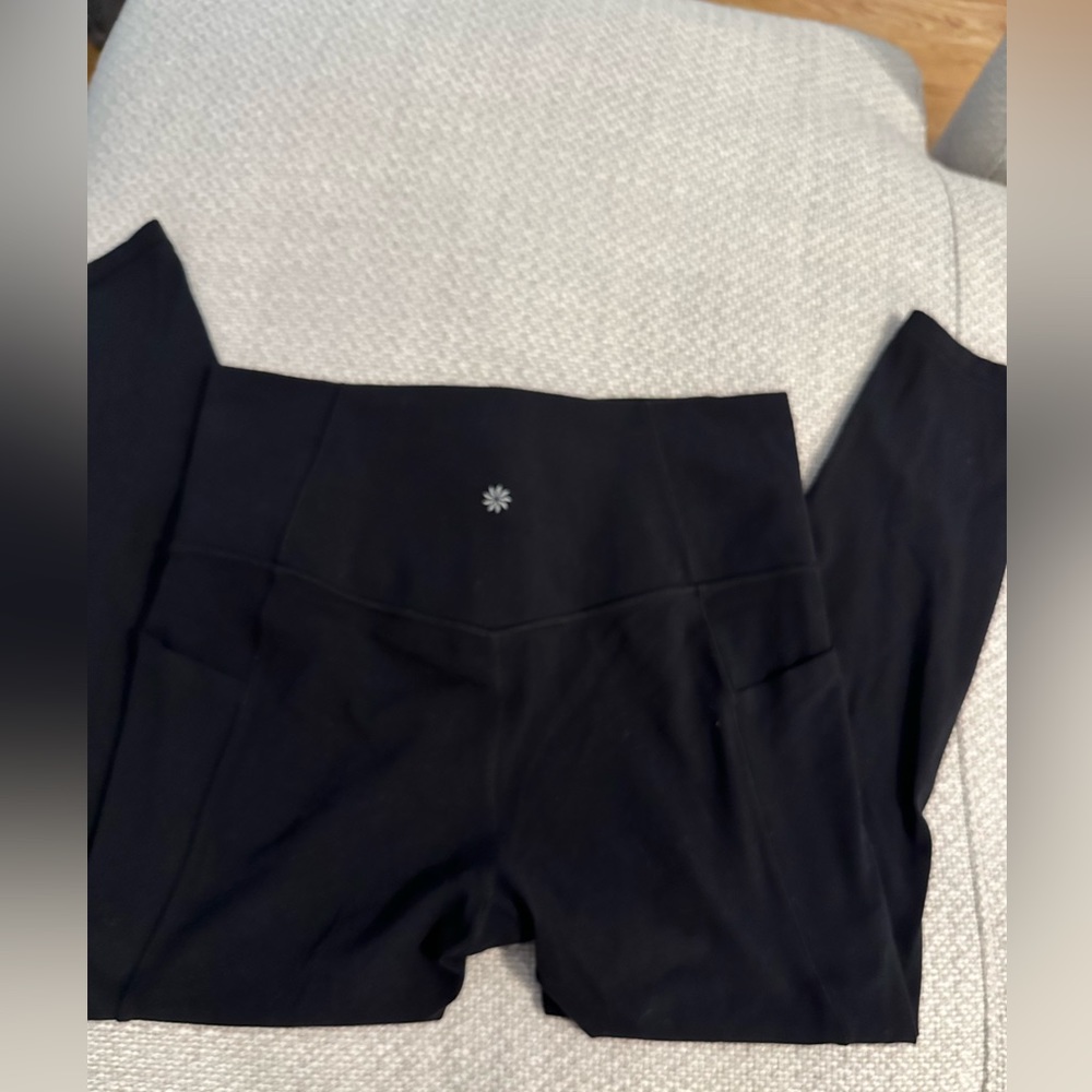 Salutation stash 7/8 pocket athleta tights/ leggings